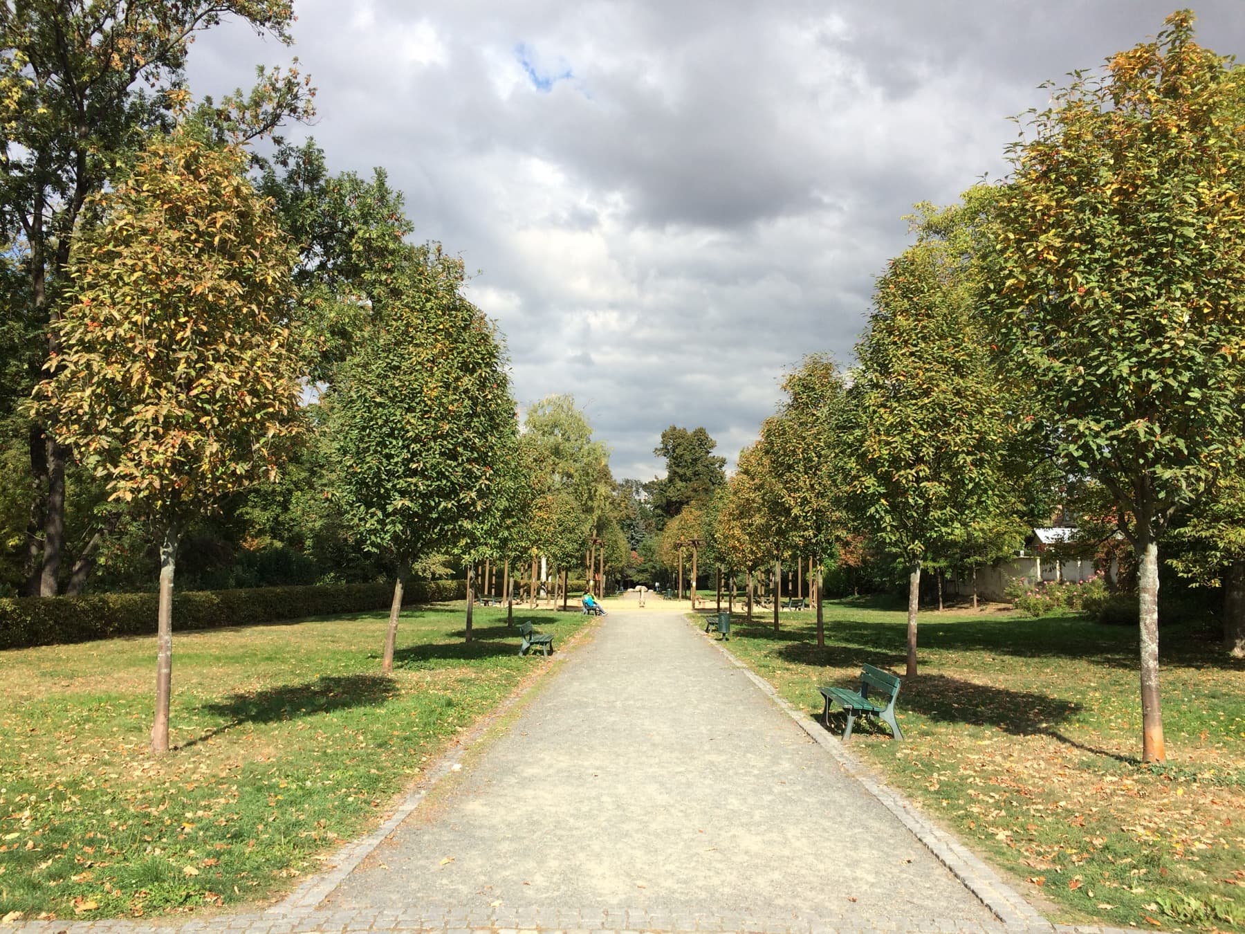 Velký čakovický park: zámecká historie, rybník a stopa Járy Cimrmana